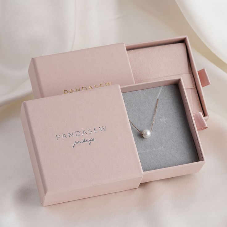 Necklace Boxes